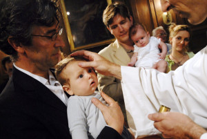 22 juin 2008 : Baptême de Pierre et le Clélia à la paroisse Saint Denys du Saint Sacrement à Paris (75), France.